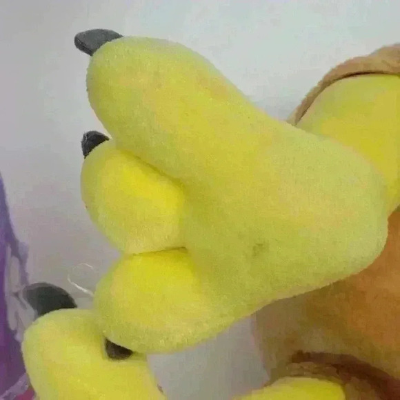 SOFIA THE FIRST MAGIC DANCING DOLL SINGS TALKS - Picture 10 of 17